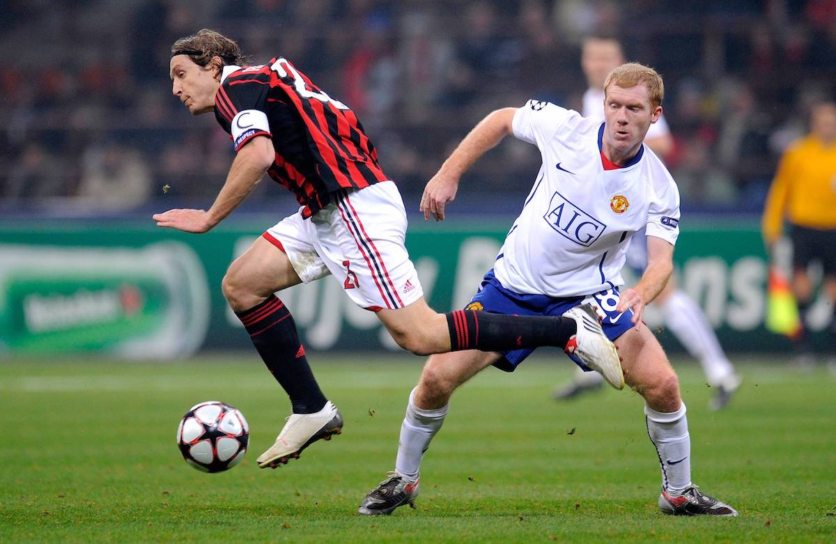 Bildnummer: 05491677 Datum: 16.02.2010 Copyright: imago/Ulmer/Lingria FUSSBALL International Champions League Hinspiel SAISON 2009/2010 AC Mailand - Manchester United 16.02.2010 - Massimo Ambrosini (li, Milan) gegen Paul Scholes (re, Manu) - PUBLICATIONxNOTxINxITA; Herren Fussball EC 1 Champions League 2009 2010 Mailand Aktion vdig xsk 2010 quer Aufmacher FUSSBALL FUflBALL Championsleague TRIKOT VEREINSTRIKOT ZWEIKAMPF SPIELSZENE AKTION ACTION DUELL Image number 05491677 date 16 02 2010 Copyright imago Ulmer Lingria Football International Champions League Leg Season 2009 2010 AC Milan Manchester United 16 02 2010 Massimo Ambrosini left Milan against Paul Scholes right ManU PUBLICATIONxNOTxINxITA men Football EC 1 Champions League 2009 2010 Milan Action shot Vdig xsk 2010 horizontal Highlight Football Football Champions League Jersey Club jersey duel Game scene Action shot Action Duel