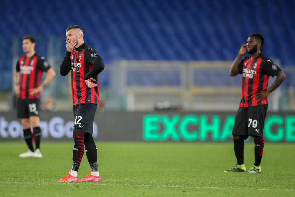 Serie A SS Lazio vs AC Milan - 2021/04/26 ROME, ITALY, APR 26: Ante Rebic of AC Milan and his teammates react dejected during the Italian Serie A football match between SS Lazio and AC Milan at Olympic Stadium in Rome, Italy on April 26, 2021. SS Lazio won the match 3-0. Rome Olympic Stadium Italy 6569_238654 Copyright: xGiampieroxSposito/PentaxPressx