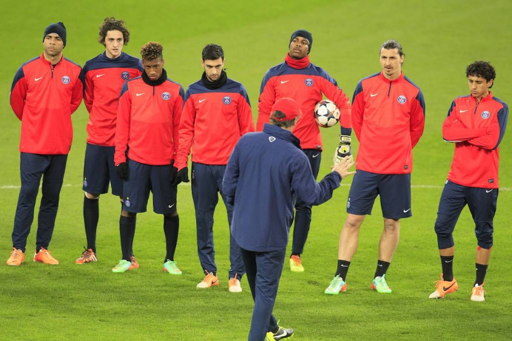 vl: Marquinhos (FC Paris Saint-Germain 5), Zlatan Ibrahimovic (FC Paris Saint-Germain 10), Mike Maignan (FC Paris Saint-Germain 16), Javier Pastore (FC Paris Saint-Germain 27), Kingsley Coman (FC Paris Saint-Germain 38), Adrien Rabiot (FC Paris Saint-Germain 25) and Alex (FC Paris Saint-Germain 13) listening to, hoeren Trainer, Headcoach Laurent Blanc (FC Paris Saint-Germain) bei der Ansprache zu, Aktion, Action Abschluss - Training Paris Saint-Germain --- Fussball --- Champions League--- Achtelfinale --- 17.02.2014, EP_JSE Vl Marquinhos FC Paris Saint Germain 5 Zlatan Ibrahimovic FC Paris Saint Germain 10 Mike Maignan FC Paris Saint Germain 16 Javier Pastore FC Paris Saint Germain 27 Kingsley Coman FC Paris Saint Germain 38 Adrien FC Paris Saint Germain 25 and Alex FC Paris Saint Germain 13 listening to listen team manager Head Coach Laurent Blanc FC Paris Saint Germain at the Speech to Action shot Action Conclusion Training Paris Saint Germain Football Champions League Eighth finals 17 02 2014