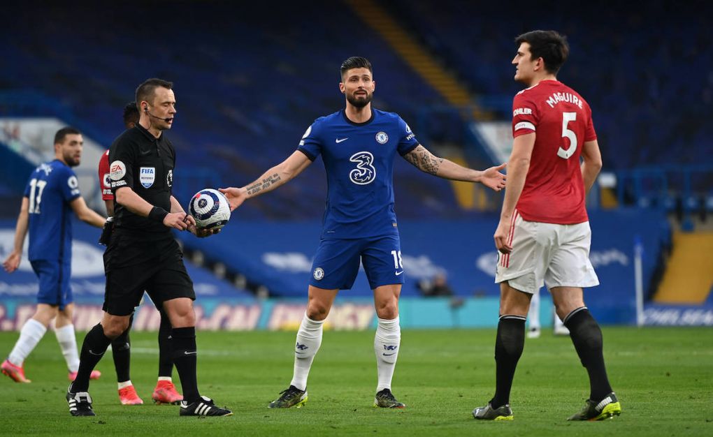 Chelsea v Manchester United, ManU - Premier League - Stamford Bridge Chelsea s Olivier Giroud centre remonstrates with Manchester United s Harry Maguire right after Stuart Attwell doesn t award a penalty after a VAR check during the Premier League match at Stamford Bridge, London. Picture date: Sunday February 28, 2021. EDITORIAL USE ONLY No use with unauthorised audio, video, data, fixture lists, club/league logos or live services. Online in-match use limited to 120 images, no video emulation. No use in betting, games or single club/league/player publications. PUBLICATIONxINxGERxSUIxAUTxONLY Copyright: xAndyxRainx 58346361