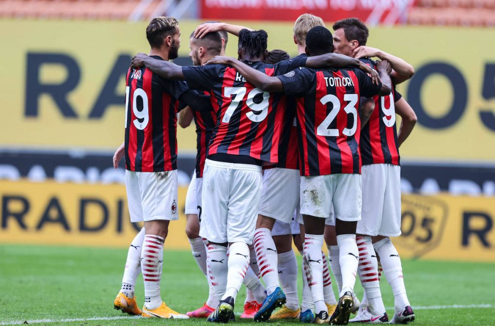 April 18, 2021, Milan, Italy: AC Milan players celebrate during the 2020/21 Italian Serie A football match between AC Milan and Genoa CFC at the Giuseppe Meazza Stadium..Final score AC Milan 2:1 Genoa CFC. Milan Italy - ZUMAs197 20210418_zaa_s197_199 Copyright: xFabrizioxCarabellix