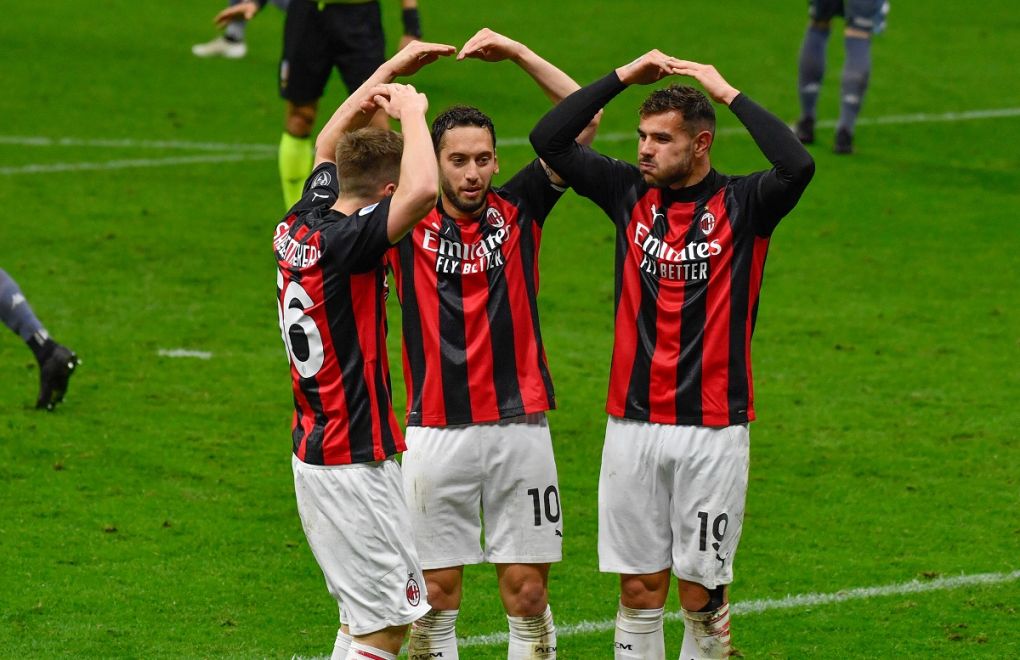AC Milan v Benevento, Serie A football, Milano, Italy Milano, Italy. 01st, May 2021. Theo Hernandez 19 of AC Milan scores a goal and celebrates with Alexis Saelemaekers 56 and Hakan Calhanoglu 10 during the Serie A match between AC Milan and Benevento at San Siro in Milano. Milano Italy PUBLICATIONxNOTxINxDENxNOR Copyright: xGonzalesxPhoto/TommasoxFimianox