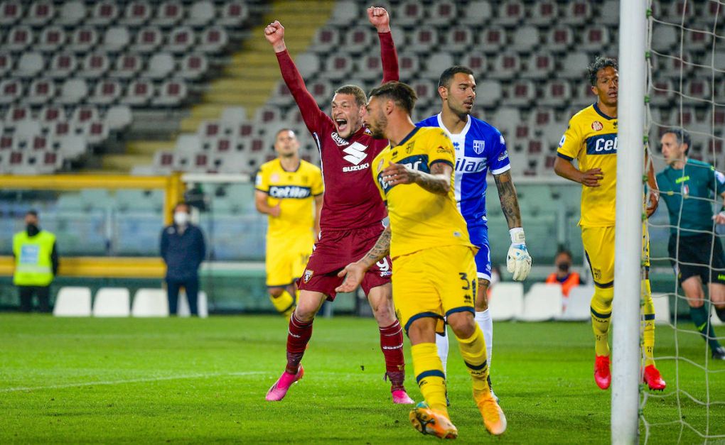 Italy: Serie A: Torino FC vs Parma Andrea Belotti of Torino FC celebrates during the Serie A football match between Torino FC and Parma Calcio. Sporting stadiums around Italy remain under strict restrictions due to the Coronavirus Pandemic as Government social distancing laws prohibit fans inside venues resulting in games being played behind closed doors. Torino FC won 1-0 over Parma Turin Piedmont Italy Copyright: AlbertoxGandolfo