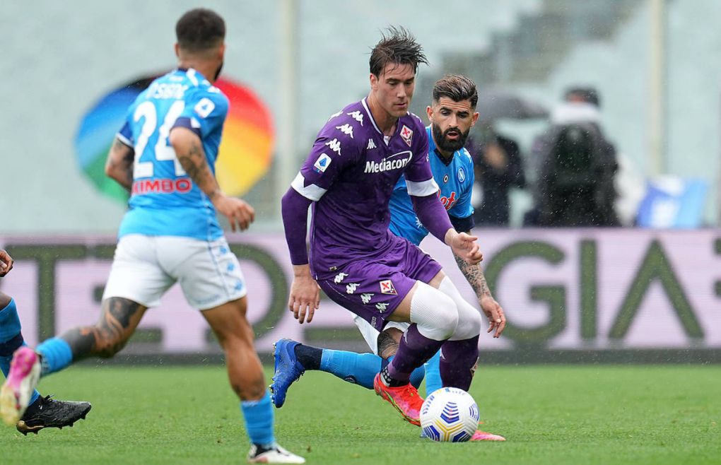 FLORENCE, ITALY - MAY 16: Dusan Vlahovic of ACF Fiorentina vies with _ of SSC Napoli during the Serie A match between ACF Fiorentina and SSC Napoli at Stadio Artemio Franchi on May 16, 2021 in Florence, Italy. Copyright: xFotoagenziax