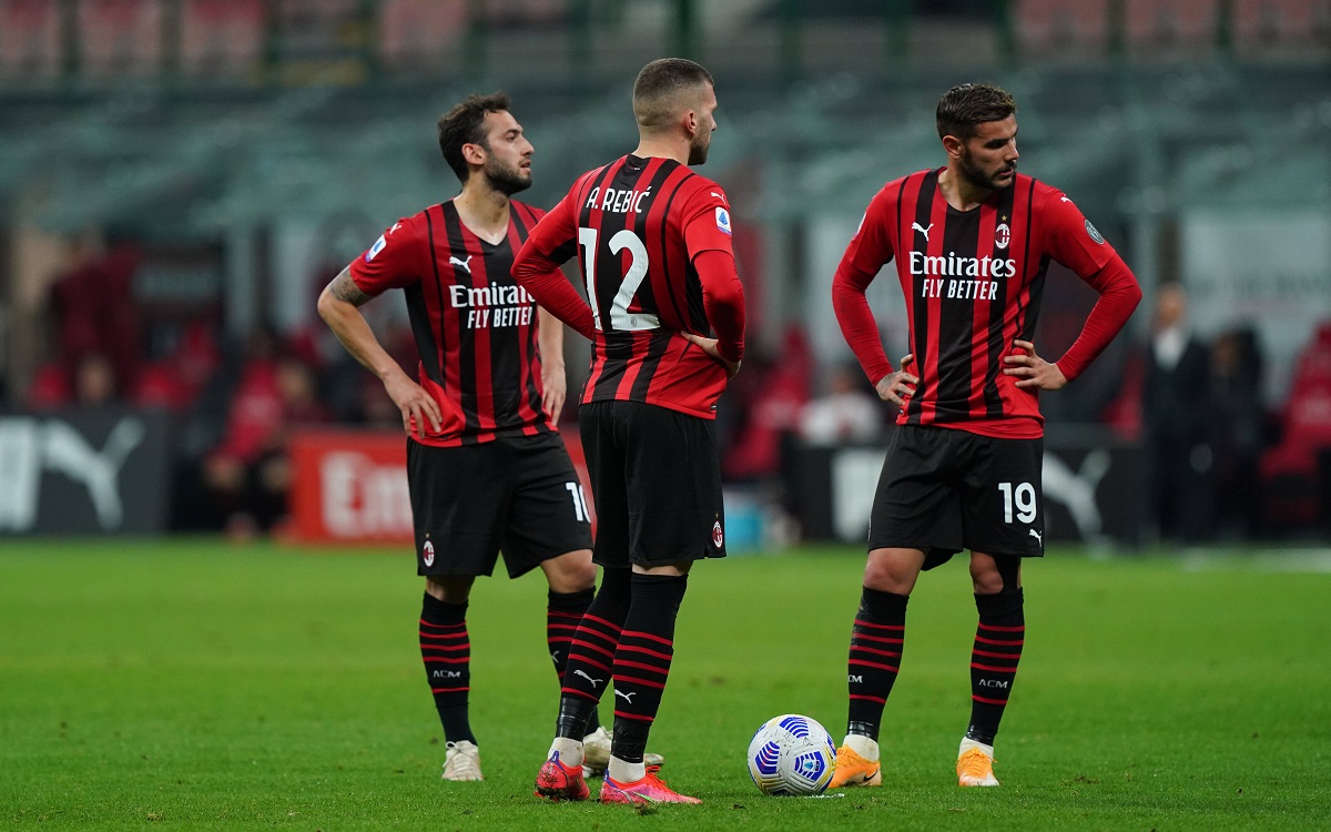 Photo LaPresse - Spada May 16 , 2021 Milan Italy Soccer A.C. Milan- Season 2020-2021 - Serie A Milan vs Cagliari In the pic Hakan CalhanogluAnte Rebic Theo Hernandez PUBLICATIONxNOTxINxITAxFRAxCHN Copyright: xSpada/LaPressex