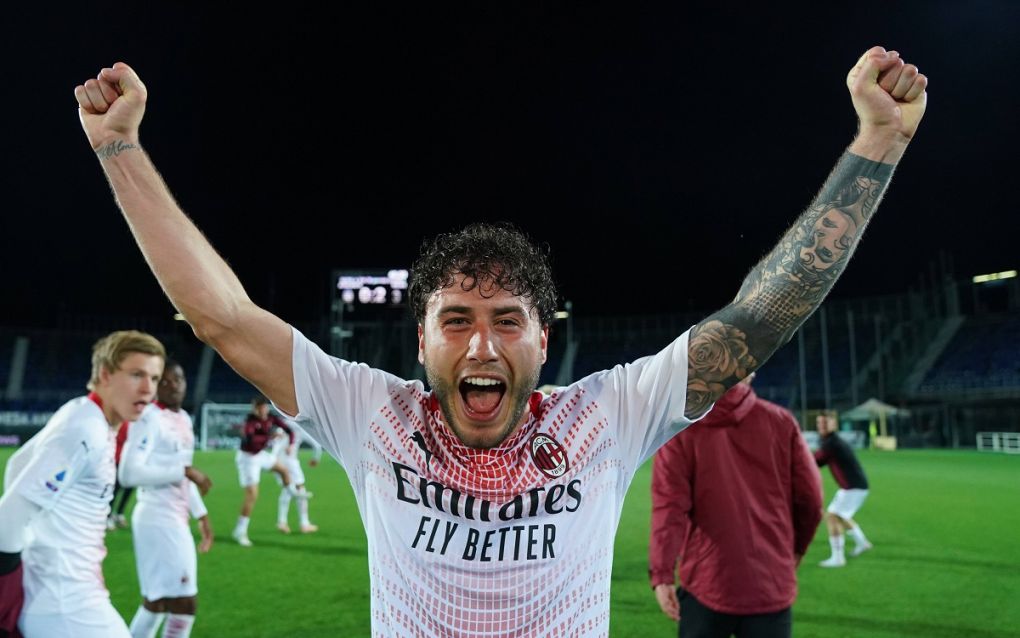 Photo LaPresse - Spada May 23 , 2021 Bergamo Italy Soccer A.C. Milan- Season 2020-2021 - Serie A Atalanta vs Milan In the pic: Milan s players celebrates for the conquest of the qualification in the Champions League, Davide Calabria PUBLICATIONxNOTxINxITAxFRAxCHN Copyright: xSpada/LaPressex