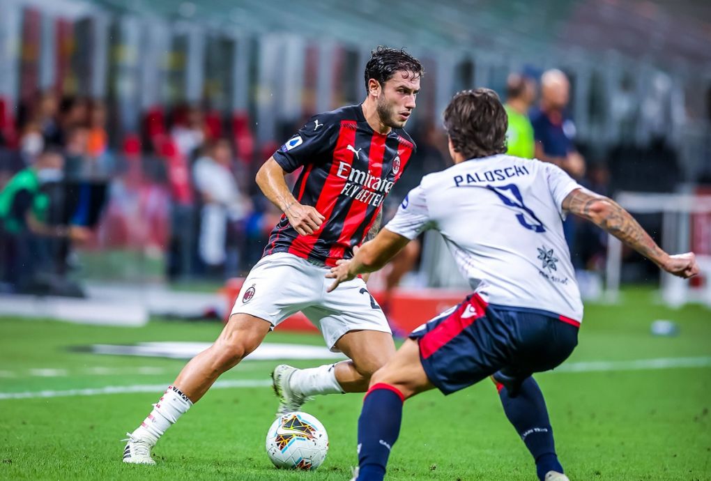 AC Milan vs Cagliari Calcio - Serie A 2019/20 - 01/08/2020 Davide Calabria of AC Milan during the Serie A 2019/20 match between AC Milan vs Cagliari Calcio at the San Siro Stadium, Milan, Italy on August 01, 2020 - Photo Fabrizio Carabelli *** AC Milan vs Cagliari Calcio Serie A 2019 20 01 08 2020 Davide Calabria of AC Milan during the Serie A 2019 20 match between AC Milan vs Cagliari Calcio at the San Siro Stadium, Milan, Italy on August 01, 2020 Photo Fabrizio Carabelli Copyright: xBEAUTIFULxSPORTS/Carabellix