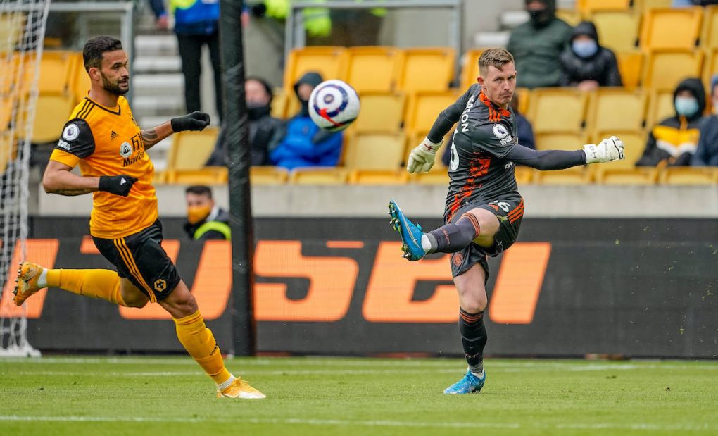 23rd May 2021 Molineux Stadium, Wolverhampton, West Midlands, England English Premier League Football, Wolverhampton Wanderers versus Manchester United, ManU Dean Henderson of Manchester United clears the ball after a back pass PUBLICATIONxNOTxINxUK ActionPlus12290900 StevexFeeney