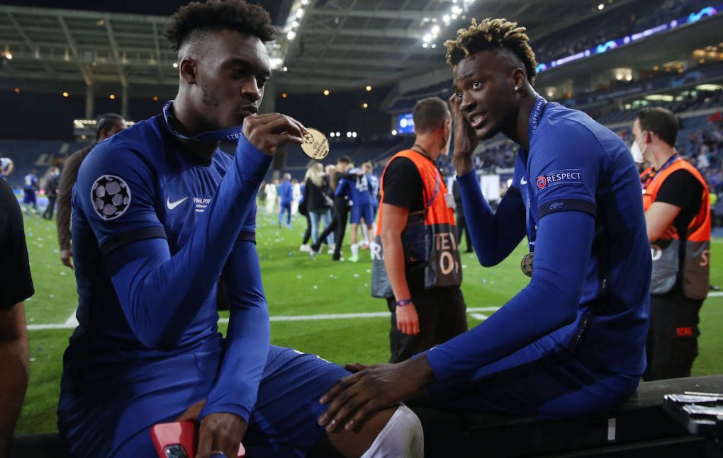 Porto, Portugal, 29th May 2021. Callum Hudson-Odoi of Chelsea and Tammy Abraham of Chelsea with their winners medals during the UEFA Champions League match at the Estadio do Dragao, Porto. Picture credit should read: David Klein / Sportimage PUBLICATIONxNOTxINxUK SPI-1071-0181
