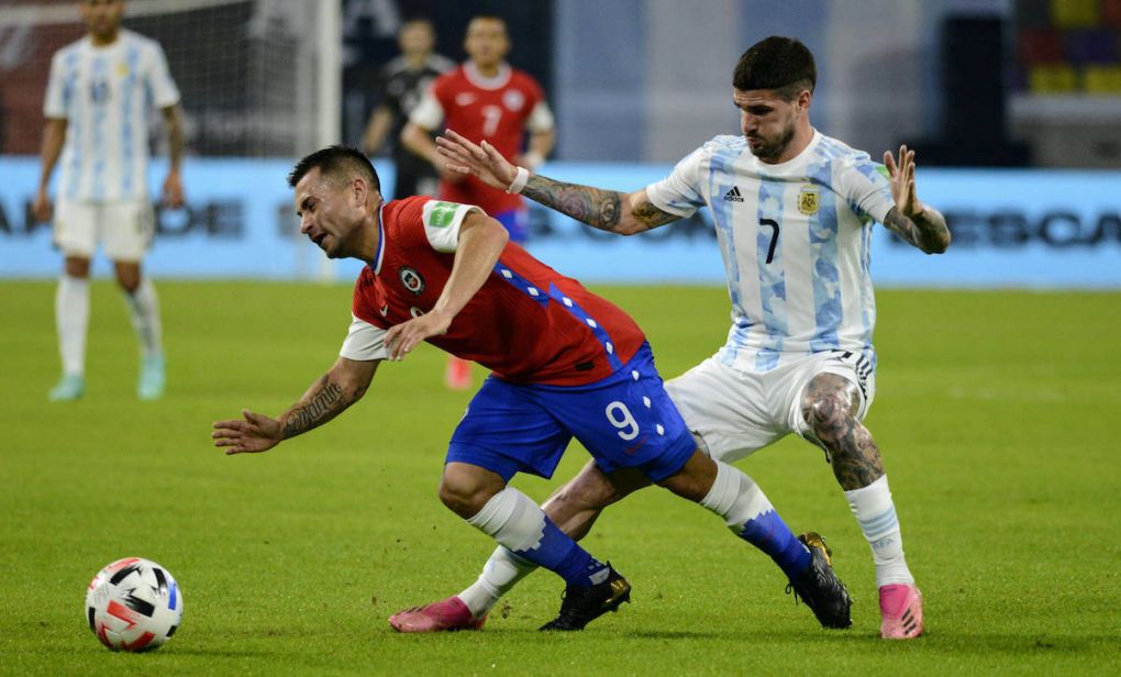 3rd June 2021 Estadio & xdanico de Santiago del Estero, Santiago del Estero, Argentina World Cup football qualification, Argentina versus Chile Rodrigo De Paul of Argentina fouls Jean Meneses of Chile PUBLICATIONxNOTxINxUK ActionPlus12293169 Fotobaires