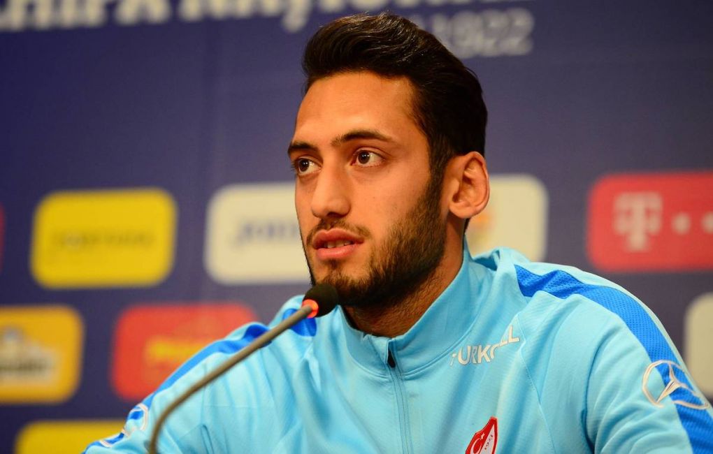 Turkey National Football Team Player Hakan Calhanoglu gives a press conference PK Pressekonferenz on the eve of the team s a day before their Friendly match against Romania on November 08, 2017 in Cluj , Romania. PUBLICATIONxNOTxINxTUR