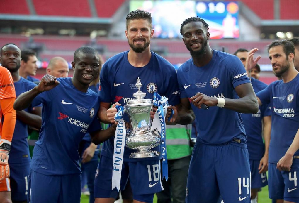 Chelsea v Manchester United ManU - Emirates FA Cup - Final - Wembley Stadium Chelsea s N Golo Kante (left), Olivier Giroud (centre) and Tiemoue Bakayoko celebrate with the FA Cup trophy EDITORIAL USE ONLY No use with unauthorised audio, video, data, fixture lists, club/league logos or live services. Online in-match use limited to 75 images, no video emulation. No use in betting, games or single club/league/player publications. PUBLICATIONxINxGERxSUIxAUTxONLY Copyright: xAdamxDavyx 36596483