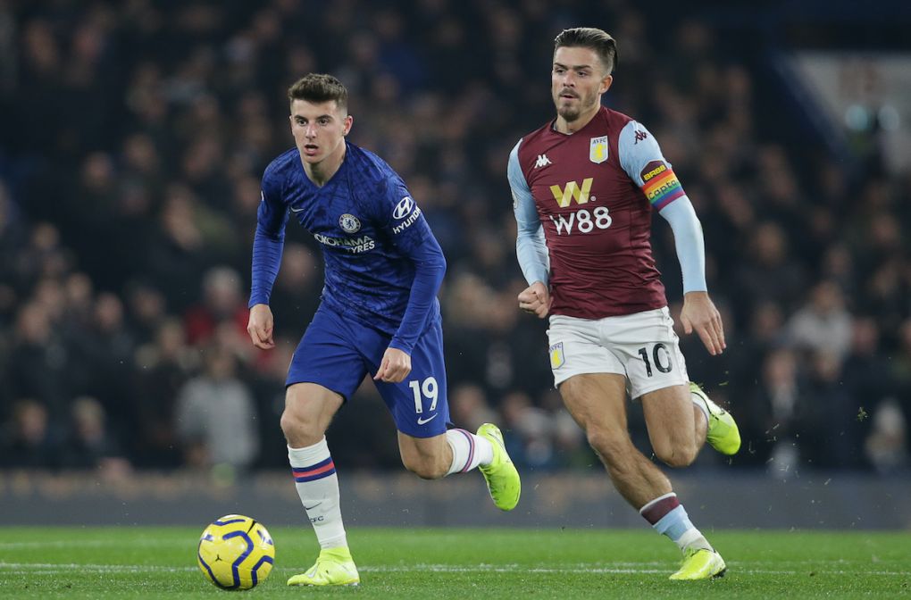 Chelseas Mason Mount and Aston Villas Jack Grealish challenge for the ball during the Premier League match at Stamford Bridge, London. Picture date: 4th December 2019. Picture credit should read: Paul Terry/Sportimage PUBLICATIONxNOTxINxUK SPI-0350-0018