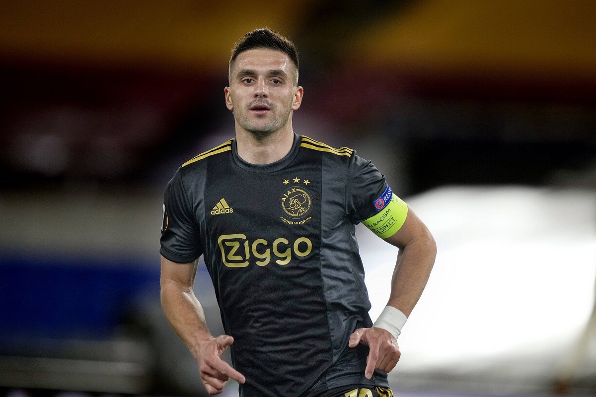 CM: Milan initiate contacts with Ajax over experienced playmaker - the ...