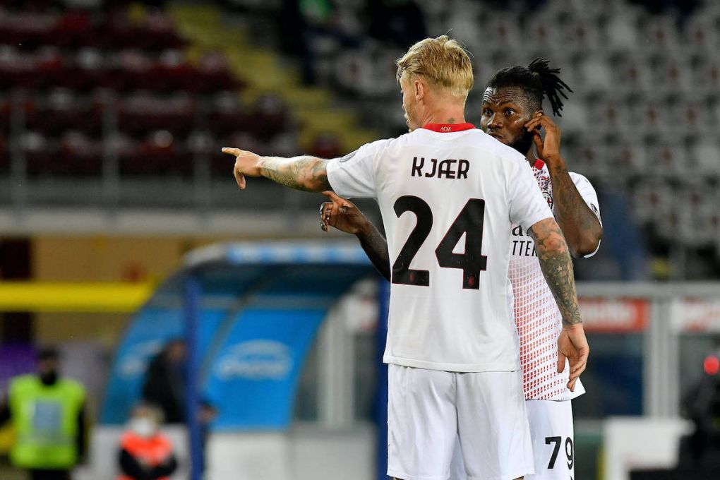 Simon Kjaer of AC Milan talks to Franck Kessie of AC Milan during the Serie A 2020/21 football match between Torino FC and AC Milan at Stadio Olimpico Grande Torino, Turin, Italy on May 12, 2021 - Photo ReporterTorino / LiveMedia PUBLICATIONxINxGERxSUIxAUTxONLY Copyright: xLiveMedia/ReporterxTorinox/xIPAx/xLiveMediax 0