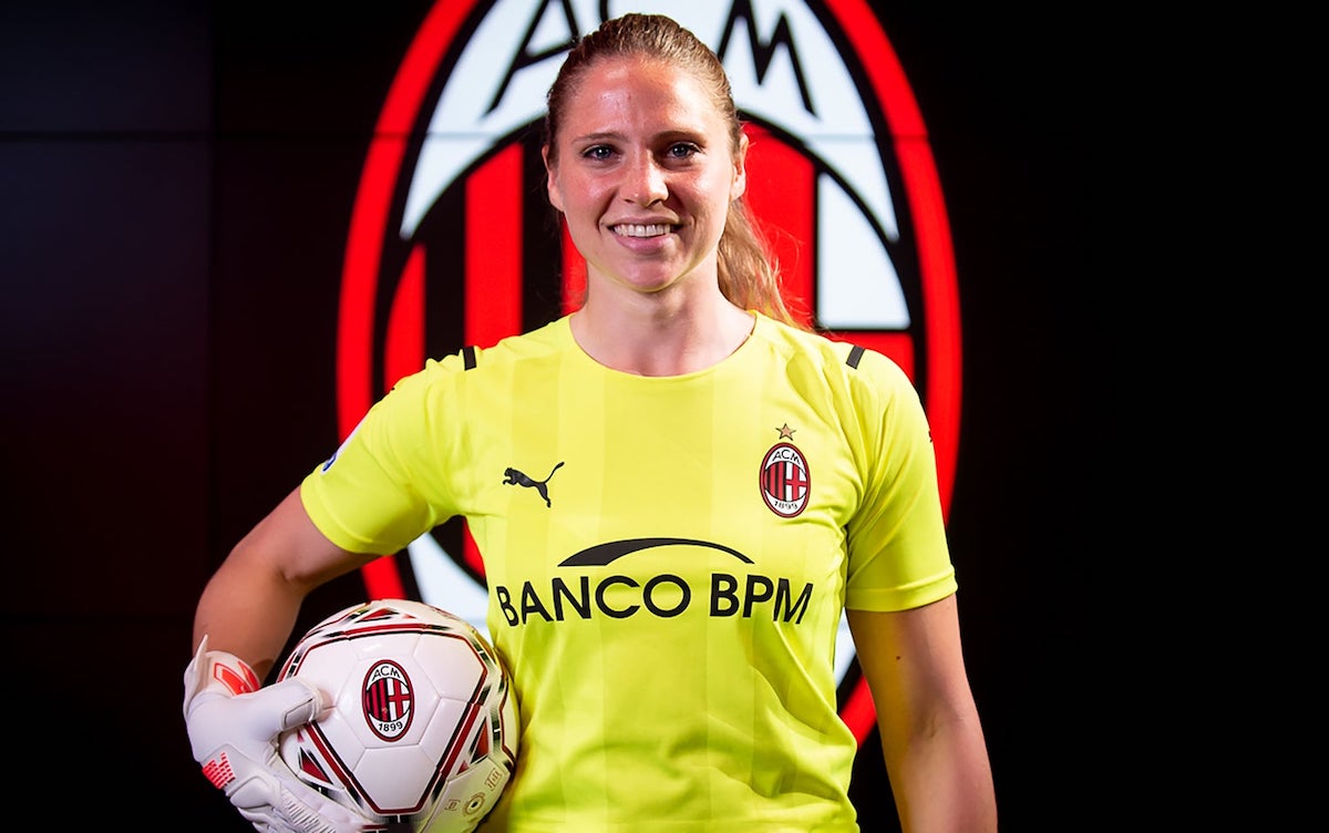 Official AC Milan Women sign goalkeeper Laura Giuliani on contract