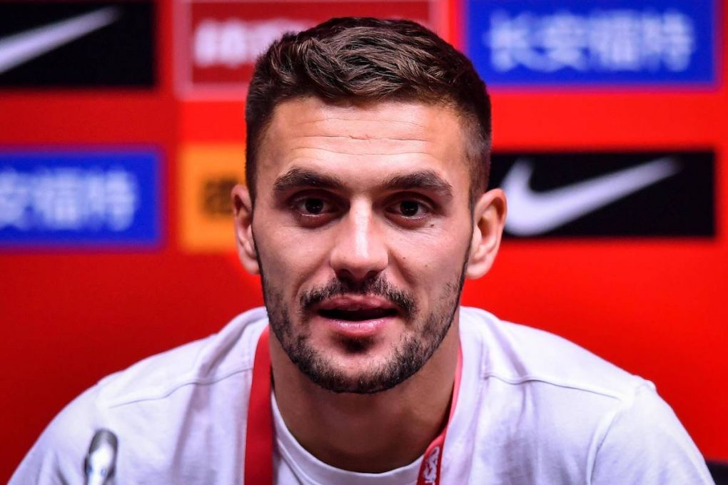 Serbian football player Dusan Tadic of Serbia attends a press conference PK Pressekonferenz for the 2017 CFA Team China International Football Match against China in Guangzhou city, south China s Guangdong province, 9 November 2017. Serbia in full swing for 2017 CFA Team China International Football Match against China PUBLICATIONxINxGERxAUTxSUIxONLY 20171109_08683