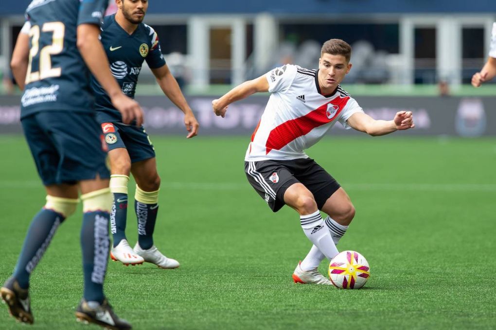 SEATTLE, WA - JULY 06: River Plate midfielder Julian Alvarez (9) makes a move with the ball in the first half during a soccer match between Club America and River Plate at CenturyLink Field in Seattle, WA on Saturday, July 6, 2019. (Photo by Christopher Mast/Icon Sportswire) SOCCER: JUL 06 Colossus Cup - Club America v River Plate PUBLICATIONxINxGERxSUIxAUTxHUNxRUSxSWExNORxDENxONLY Icon1907060128