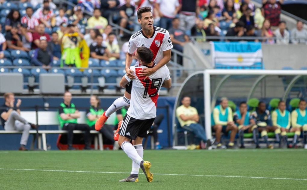 SEATTLE, WA - JULY 06: River Plate forward Rafael Borre (19) lifts teammate Julian Alvarez (9) in the air after Alvarez scores a goal in the first half. during a soccer match between Club America and River Plate at CenturyLink Field in Seattle, WA on Saturday, July 6, 2019. (Photo by Christopher Mast/Icon Sportswire) SOCCER: JUL 06 Colossus Cup - Club America v River Plate PUBLICATIONxINxGERxSUIxAUTxHUNxRUSxSWExNORxDENxONLY Icon1907060713