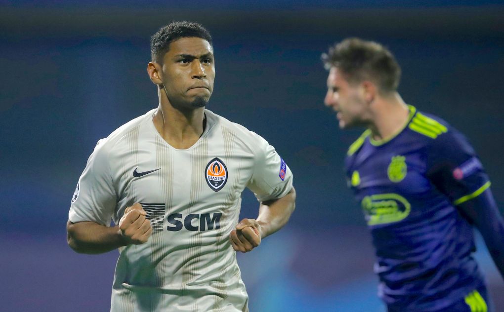 191107 -- ZAGREB, Nov. 7, 2019 Xinhua -- Tete L of Shakhtar Donetsk competes during the UEFA Champions League group C match between Dinamo Zagreb and Shakhtar Donetsk at Maksimir Stadium in Zagreb, Croatia, Nov. 6, 2019. Igor Kralj/Pixsell via Xinhua SPCROATIA-ZAGREB-SOCCER-UEFA CHAMPIONS LEAGUE-DINAMO ZAGREB VS SHAKHTAR DONETSK PUBLICATIONxNOTxINxCHN