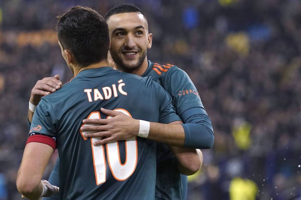 L-R Dusan Tadic of Ajax, Hakim Ziyech of Ajax during the Toto KNVB Cup quarter final match between Vitesse Arnhem and Ajax Amsterdam at Gelredome on February 12, 2020 in Arnhem, The Netherlands Dutch Toto KNVB Cup 2019/2020 xVIxANPxSportx/xTomxBodexMultimediaxIVx 406285433