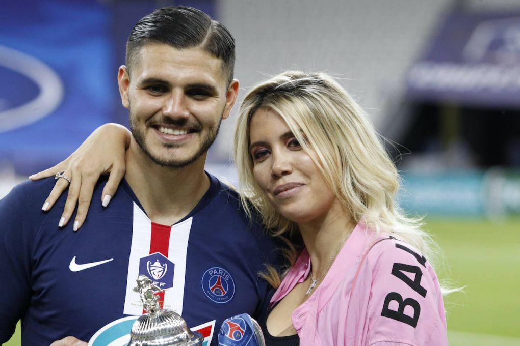 Remise de Trophee - Mauro Icardi PSG - Wanda Nara FOOTBALL : Paris Saint Germain Vs AS Saint Etienne - Coupe de France - Finale - 24/07/2020 MichaelBaucher/Panoramic PUBLICATIONxNOTxINxFRAxITAxBEL