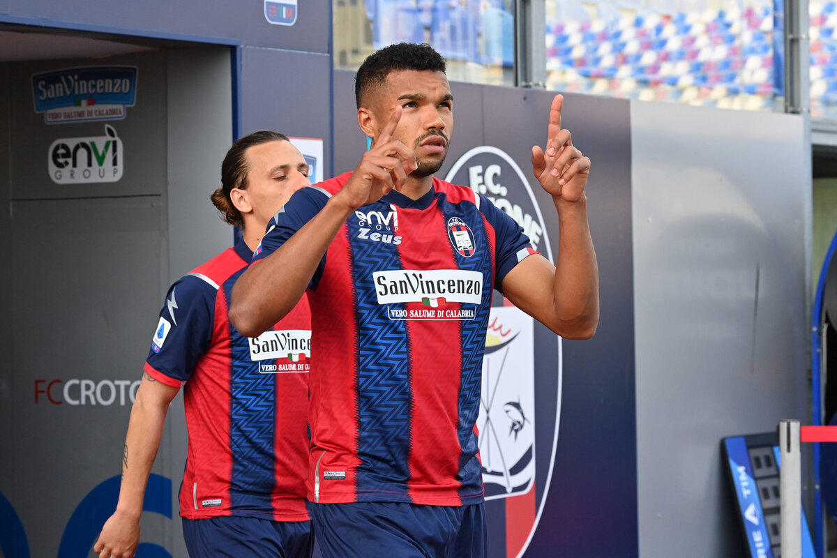 Photo francesco mazzitello/LaPresse march 07, 2021 Crotone, Italy soccer Crotone Vs Torino - Italian Football Championship League A TIM 2020/2021 - Ezio Scida StadiumIn the pic: Junior Messias PUBLICATIONxNOTxINxITAxFRAxCHN Copyright: xFrancescoxMazzitello/LaPressex