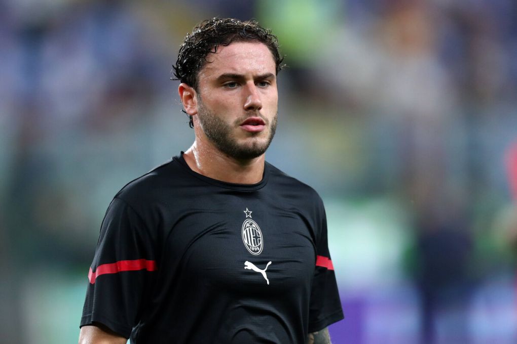 Uc Sampdoria v Ac Milan Genova, Italy. 23 August 2021. Davide Calabria of Ac Milan during warm up before the Serie A match between Uc Sampdoria and Ac Milan at Stadio Luigi Ferraris . Genova Stadio Luigi Ferraris Italy Copyright: xMarcoxCanonierox