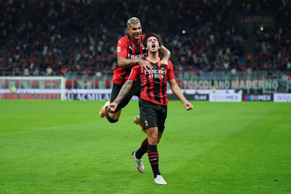 Photo Spada/LaPresse August 29 , 2021 - Milan,Italy Soccer Ac Milan vs Cagliari - Italian Serie A Football Championship 2021/2022 - San SiroStadium In the photo:Sandro Tonali celebrates after scoring goal 1-0 with Theo Hernandez PUBLICATIONxNOTxINxITAxFRAxCHN Copyright: xSpada/LaPressex