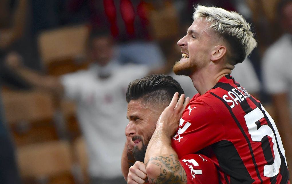 AC Milan celebrates with Alexis Saelemaekers