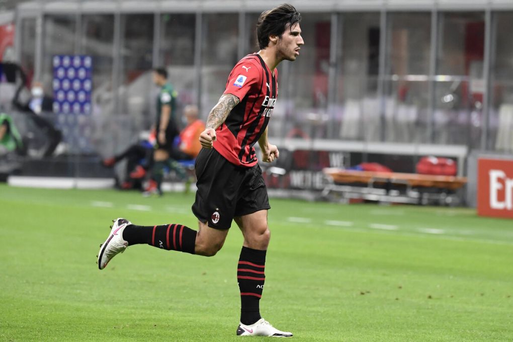 Sandro Tonali of AC Milan celebrates after scoring the goal of 1-0 during the Serie A 2021/2022 football match between AC Milan and Cagliari Calcio at Giuseppe Meazza stadium in Milano Italy, August 29th, 2021. Photo Andrea Staccioli / Insidefoto andreaxstaccioli