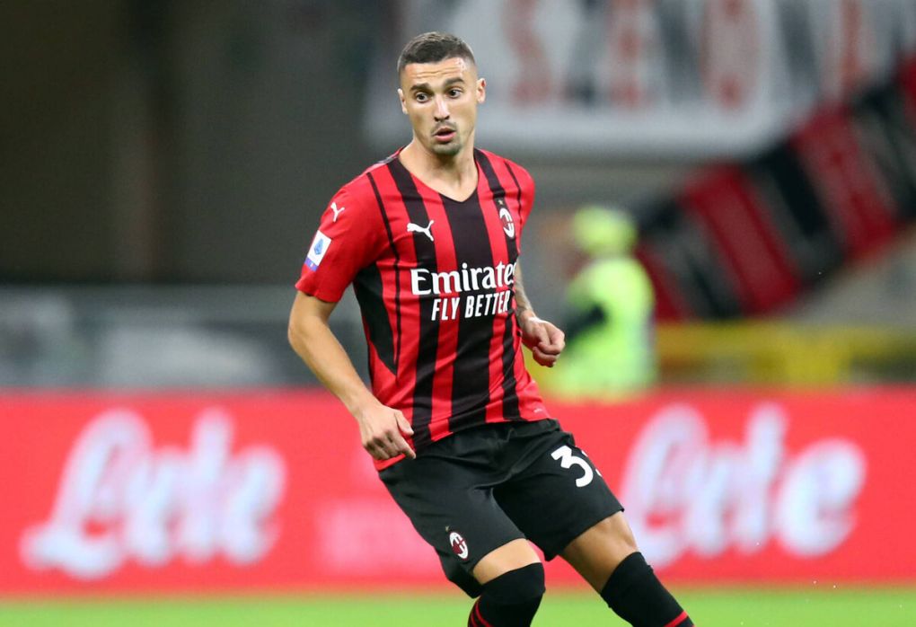 Ac Milan v Cagliari Calcio Rade Krunic of Ac Milan controls the ball during the Serie A match between Ac Milan and Cagliari Calcio at Stadio Giuseppe Meazza on August 29 2021 in Milan, Italy. Milano Stadio Giuseppe Meazza Italy Copyright: xMarcoxCanonierox