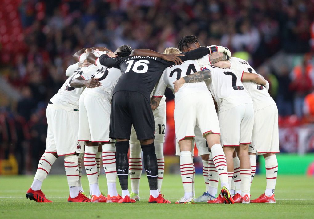Liverpool, England, 15th September 2021. AC Milan team huddle during the UEFA Champions League match at Anfield, Liverpool. Picture credit should read: Nigel French / Sportimage PUBLICATIONxNOTxINxUK SPI-1196-0013