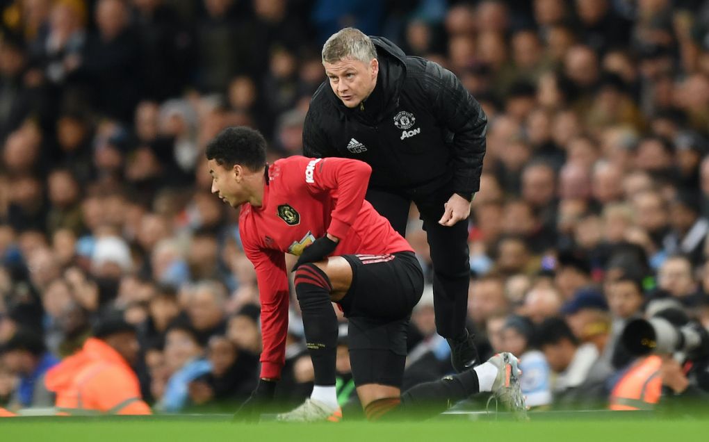 Ole Gunnar Solskjaer, Manager of Manchester United gives instructions to Jesse Lingard