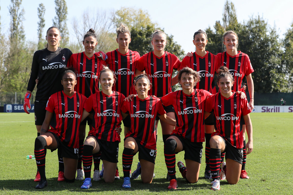 Antonio Cincotta (Head Coach Fiorentina Femminile) with the team during ACF  Fiorentina Femminile vs