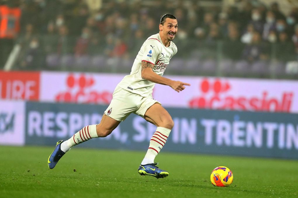 FLORENCE, ITALY - NOVEMBER 20: Zlatan Ibrahimovic of AC Milan in action during the Serie A match between ACF Fiorentina and AC Milan at Stadio Artemio Franchi on November 20, 2021 in Florence, Italy. (Photo by Gabriele Maltinti/Getty Images)