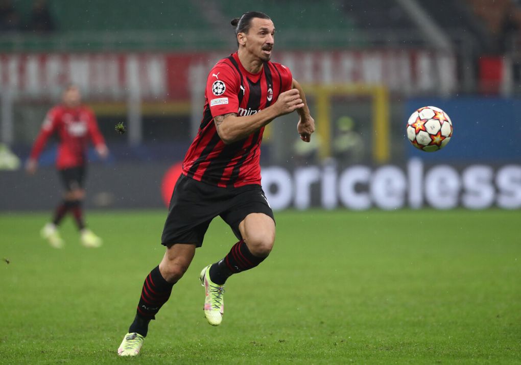 MILAN, ITALY - NOVEMBER 03: Zlatan Ibrahimovic of AC Milan in action during the UEFA Champions League group B match between AC Milan and FC Porto at Giuseppe Meazza Stadium on November 03, 2021 in Milan, Italy. (Photo by Marco Luzzani/Getty Images)