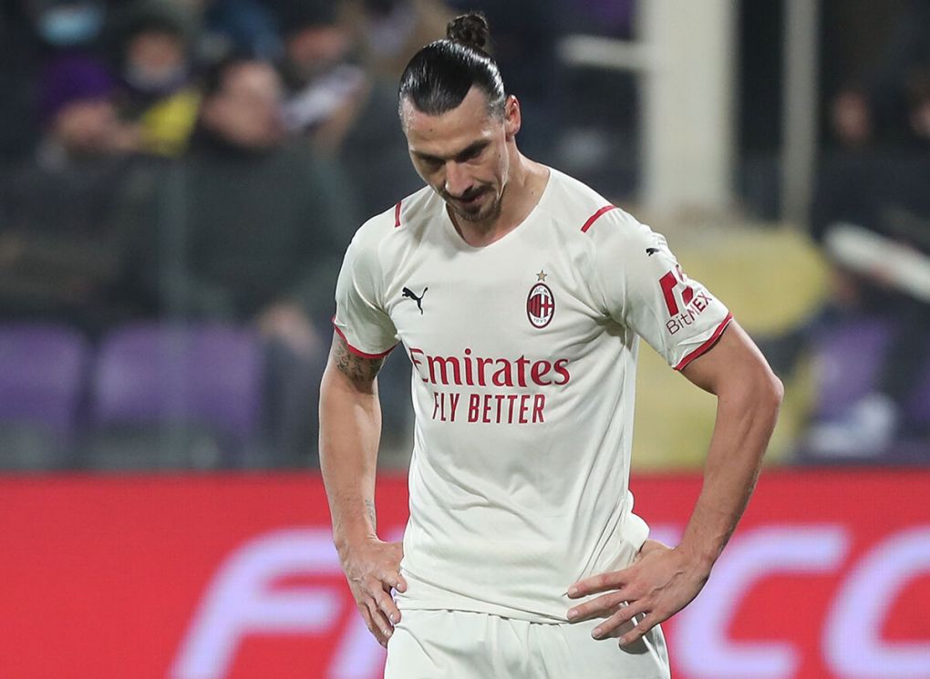 FLORENCE, ITALY - NOVEMBER 20: Zlatan Ibrahimovic of AC Milan reacts during the Serie A match between ACF Fiorentina and AC Milan at Stadio Artemio Franchi on November 20, 2021 in Florence, Italy. (Photo by Gabriele Maltinti/Getty Images)
