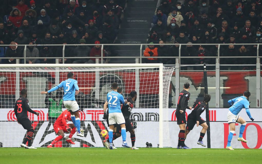 Eljif Elmas of SSC Napoli scores their team's first go