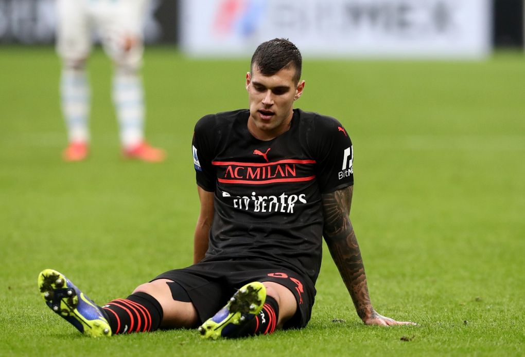 MILAN, ITALY - DECEMBER 04: Pietro Pellegri of AC Milan down injured during the Serie A match between AC Milan v US Salernitana at Stadio Giuseppe Meazza on December 04, 2021 in Milan, Italy. (Photo by Marco Luzzani/Getty Images)