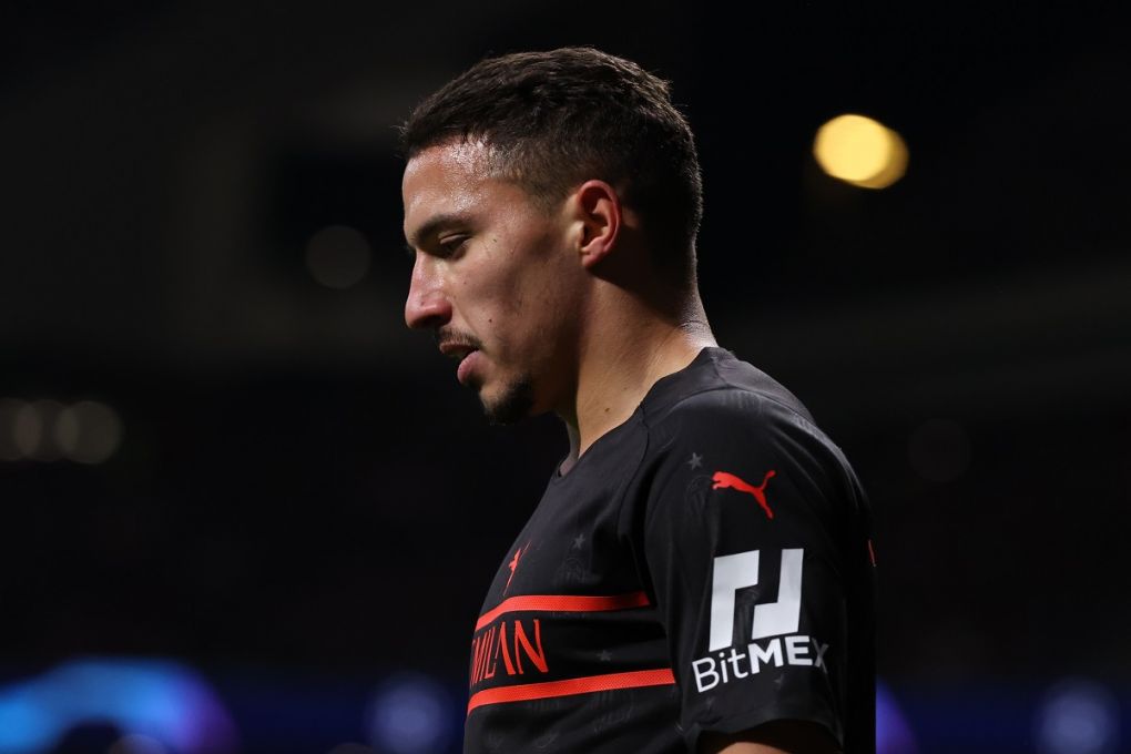 MADRID, SPAIN - NOVEMBER 24: Ismael Bennacer of AC Milan in action during the UEFA Champions League group B match between Atletico Madrid and AC Milan at Wanda Metropolitano on November 24, 2021 in Madrid, Spain. (Photo by Gonzalo Arroyo Moreno/Getty Images)