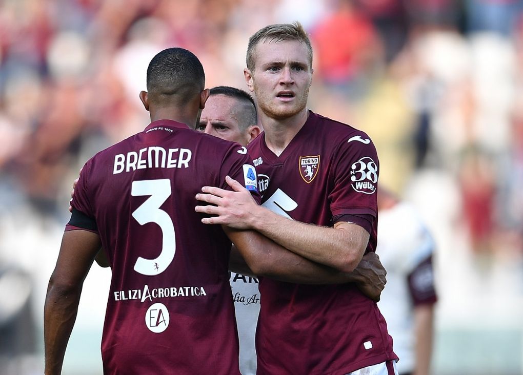 TURIN, ITALY - SEPTEMBER 12: Tommaso Pobega (R) of Torino FC celebrates victory with team mate Gleison Bremer at the end of the Serie A match between Torino FC and US Salernitana at Stadio Olimpico di Torino on September 12, 2021 in Turin, Italy. (Photo by Valerio Pennicino/Getty Images)