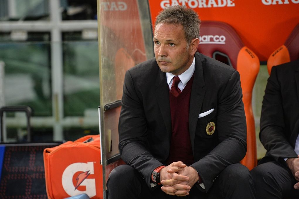 AC Milan's coach from Serbia Sinisa Mihajlovic looks on before the Italian Serie A football match AS Roma vs AC Milan on January 9, 2016 at Rome's Olympic stadium. / AFP / ANDREAS SOLARO (Photo credit should read ANDREAS SOLARO/AFP via Getty Images)