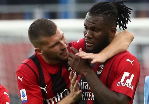 Ante Rebic of AC Milan embraces his team-mate Franck Kessie