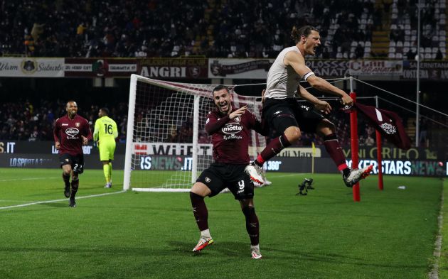 SALERNO, ITALY - FEBRUARY 19: Milan Djuric of US Salernitana celebrates after scoring the 2-1 goal during the Serie A match between US Salernitana and AC Milan at Stadio Arechi on February 19, 2022 in Salerno, Italy. (Photo by Francesco Pecoraro/Getty Images)