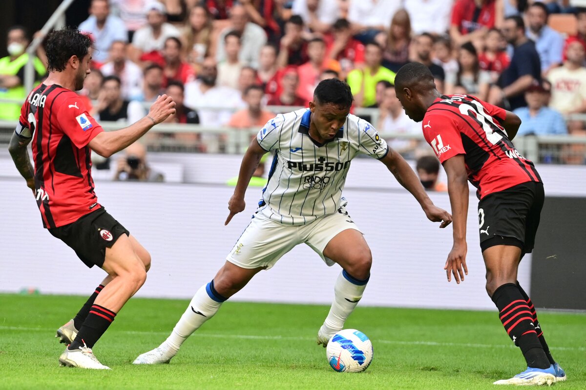 AC Milan show off new Kochè fourth shirts ahead of Atalanta game - photos