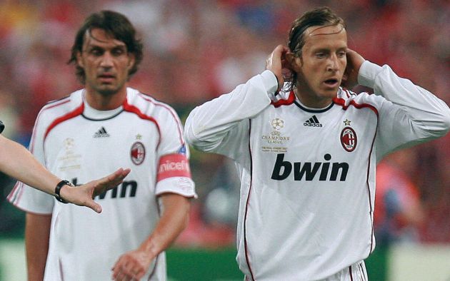 AC Milan's defender Paolo Maldini (2ndR), AC Milan's midfielder Massimo Ambrosini