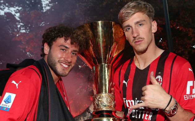 Davide Calabria (L) of AC Milan and Alexis Saelemaekers (R)