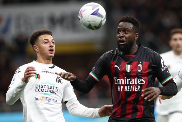 Divock Origi (R) of AC Milan