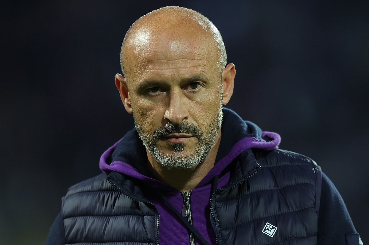 Milan, Italy. 01st May, 2022. Vincenzo Italiano , head coach of Afc  Fiorentina looks on during the Serie A match between Ac Milan and Acf  Fiorentina at Stadio Giuseppe Meazza on May,1